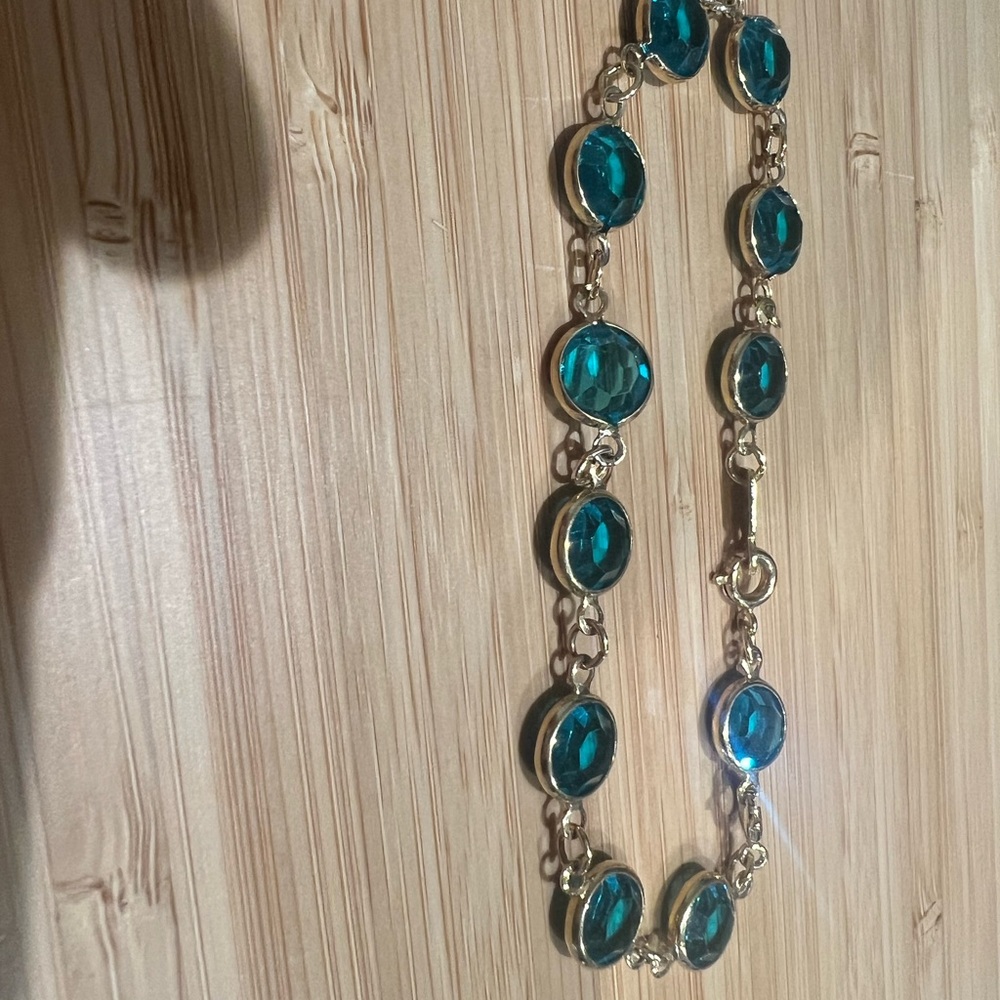 Teal / Aquamarine Stone Bracelet – Gold Tone